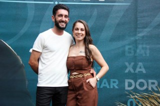 
<a style='margin-left: 5px;' class='btn btn-xs btn-social btn-facebook' href='https://www.facebook.com/sharer/sharer.php?u=https://galeramix.com.br/imagem/a163/800-800-90/conteudo/site_galerias/163/gustavo-lima-costelaco-junior-seco-galeramix-6.jpg' rel='popup' data-width='500' data-height='400'><i class='fa fa-facebook'></i>Compartilhar <span class='hidden-xs'>no Facebook</span>
</a> 
<a class='btn btn-default btn-xs' target='_blank' href='imagem/a163/800-800-90/conteudo/site_galerias/163/gustavo-lima-costelaco-junior-seco-galeramix-6.jpg'>
<span class='glyphicon glyphicon-cloud-download'></span> Salvar
</a>
