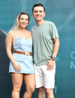 
<a style='margin-left: 5px;' class='btn btn-xs btn-social btn-facebook' href='https://www.facebook.com/sharer/sharer.php?u=https://galeramix.com.br/imagem/a163/800-800-90/conteudo/site_galerias/163/gustavo-lima-costelaco-junior-seco-galeramix-61.jpg' rel='popup' data-width='500' data-height='400'><i class='fa fa-facebook'></i>Compartilhar <span class='hidden-xs'>no Facebook</span>
</a> 
<a class='btn btn-default btn-xs' target='_blank' href='imagem/a163/800-800-90/conteudo/site_galerias/163/gustavo-lima-costelaco-junior-seco-galeramix-61.jpg'>
<span class='glyphicon glyphicon-cloud-download'></span> Salvar
</a>
