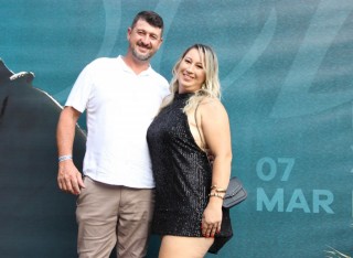 
<a style='margin-left: 5px;' class='btn btn-xs btn-social btn-facebook' href='https://www.facebook.com/sharer/sharer.php?u=https://galeramix.com.br/imagem/a163/800-800-90/conteudo/site_galerias/163/gustavo-lima-costelaco-junior-seco-galeramix-66.jpg' rel='popup' data-width='500' data-height='400'><i class='fa fa-facebook'></i>Compartilhar <span class='hidden-xs'>no Facebook</span>
</a> 
<a class='btn btn-default btn-xs' target='_blank' href='imagem/a163/800-800-90/conteudo/site_galerias/163/gustavo-lima-costelaco-junior-seco-galeramix-66.jpg'>
<span class='glyphicon glyphicon-cloud-download'></span> Salvar
</a>
