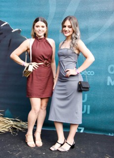 
<a style='margin-left: 5px;' class='btn btn-xs btn-social btn-facebook' href='https://www.facebook.com/sharer/sharer.php?u=https://galeramix.com.br/imagem/a163/800-800-90/conteudo/site_galerias/163/gustavo-lima-costelaco-junior-seco-galeramix-68.jpg' rel='popup' data-width='500' data-height='400'><i class='fa fa-facebook'></i>Compartilhar <span class='hidden-xs'>no Facebook</span>
</a> 
<a class='btn btn-default btn-xs' target='_blank' href='imagem/a163/800-800-90/conteudo/site_galerias/163/gustavo-lima-costelaco-junior-seco-galeramix-68.jpg'>
<span class='glyphicon glyphicon-cloud-download'></span> Salvar
</a>
