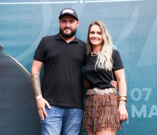 
<a style='margin-left: 5px;' class='btn btn-xs btn-social btn-facebook' href='https://www.facebook.com/sharer/sharer.php?u=https://galeramix.com.br/imagem/a163/800-800-90/conteudo/site_galerias/163/gustavo-lima-costelaco-junior-seco-galeramix-7.jpg' rel='popup' data-width='500' data-height='400'><i class='fa fa-facebook'></i>Compartilhar <span class='hidden-xs'>no Facebook</span>
</a> 
<a class='btn btn-default btn-xs' target='_blank' href='imagem/a163/800-800-90/conteudo/site_galerias/163/gustavo-lima-costelaco-junior-seco-galeramix-7.jpg'>
<span class='glyphicon glyphicon-cloud-download'></span> Salvar
</a>
