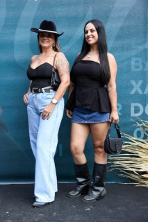 
<a style='margin-left: 5px;' class='btn btn-xs btn-social btn-facebook' href='https://www.facebook.com/sharer/sharer.php?u=https://galeramix.com.br/imagem/a163/800-800-90/conteudo/site_galerias/163/gustavo-lima-costelaco-junior-seco-galeramix-79.jpg' rel='popup' data-width='500' data-height='400'><i class='fa fa-facebook'></i>Compartilhar <span class='hidden-xs'>no Facebook</span>
</a> 
<a class='btn btn-default btn-xs' target='_blank' href='imagem/a163/800-800-90/conteudo/site_galerias/163/gustavo-lima-costelaco-junior-seco-galeramix-79.jpg'>
<span class='glyphicon glyphicon-cloud-download'></span> Salvar
</a>
