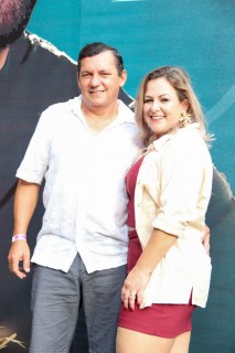 
<a style='margin-left: 5px;' class='btn btn-xs btn-social btn-facebook' href='https://www.facebook.com/sharer/sharer.php?u=https://galeramix.com.br/imagem/a163/800-800-90/conteudo/site_galerias/163/gustavo-lima-costelaco-junior-seco-galeramix-8.jpg' rel='popup' data-width='500' data-height='400'><i class='fa fa-facebook'></i>Compartilhar <span class='hidden-xs'>no Facebook</span>
</a> 
<a class='btn btn-default btn-xs' target='_blank' href='imagem/a163/800-800-90/conteudo/site_galerias/163/gustavo-lima-costelaco-junior-seco-galeramix-8.jpg'>
<span class='glyphicon glyphicon-cloud-download'></span> Salvar
</a>
