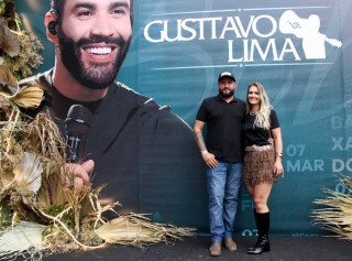 
<a style='margin-left: 5px;' class='btn btn-xs btn-social btn-facebook' href='https://www.facebook.com/sharer/sharer.php?u=https://galeramix.com.br/imagem/a163/800-800-90/conteudo/site_galerias/163/gustavo-lima-costelaco-junior-seco-galeramix-81.jpg' rel='popup' data-width='500' data-height='400'><i class='fa fa-facebook'></i>Compartilhar <span class='hidden-xs'>no Facebook</span>
</a> 
<a class='btn btn-default btn-xs' target='_blank' href='imagem/a163/800-800-90/conteudo/site_galerias/163/gustavo-lima-costelaco-junior-seco-galeramix-81.jpg'>
<span class='glyphicon glyphicon-cloud-download'></span> Salvar
</a>
