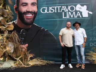 
<a style='margin-left: 5px;' class='btn btn-xs btn-social btn-facebook' href='https://www.facebook.com/sharer/sharer.php?u=https://galeramix.com.br/imagem/a163/800-800-90/conteudo/site_galerias/163/gustavo-lima-costelaco-junior-seco-galeramix-91.jpg' rel='popup' data-width='500' data-height='400'><i class='fa fa-facebook'></i>Compartilhar <span class='hidden-xs'>no Facebook</span>
</a> 
<a class='btn btn-default btn-xs' target='_blank' href='imagem/a163/800-800-90/conteudo/site_galerias/163/gustavo-lima-costelaco-junior-seco-galeramix-91.jpg'>
<span class='glyphicon glyphicon-cloud-download'></span> Salvar
</a>
