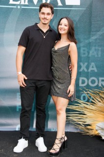 
<a style='margin-left: 5px;' class='btn btn-xs btn-social btn-facebook' href='https://www.facebook.com/sharer/sharer.php?u=https://galeramix.com.br/imagem/a163/800-800-90/conteudo/site_galerias/163/gustavo-lima-costelaco-junior-seco-galeramix-94.jpg' rel='popup' data-width='500' data-height='400'><i class='fa fa-facebook'></i>Compartilhar <span class='hidden-xs'>no Facebook</span>
</a> 
<a class='btn btn-default btn-xs' target='_blank' href='imagem/a163/800-800-90/conteudo/site_galerias/163/gustavo-lima-costelaco-junior-seco-galeramix-94.jpg'>
<span class='glyphicon glyphicon-cloud-download'></span> Salvar
</a>
